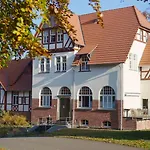 Parkresidenz Lychen, 9 *