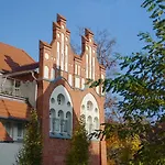 Parkresidenz Lychen, 9 *