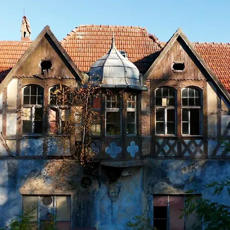 Parkresidenz Lychen, 9 *