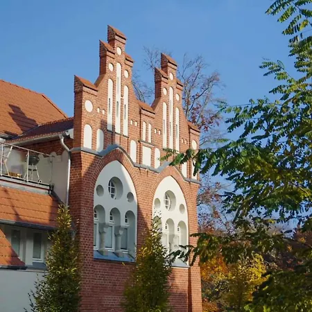 Parkresidenz Lychen, 9 *