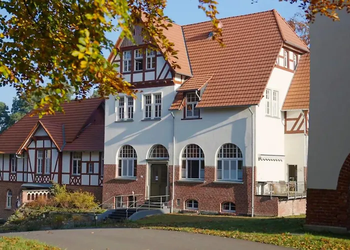 Parkresidenz Lychen, 9 *