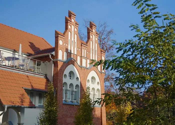 Parkresidenz Lychen, 9 *